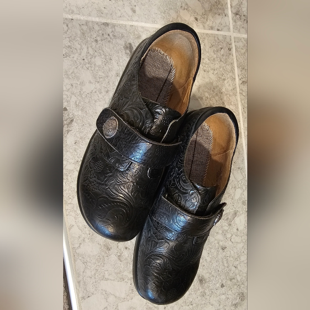 Alegria Black Leather Joleen Clogs